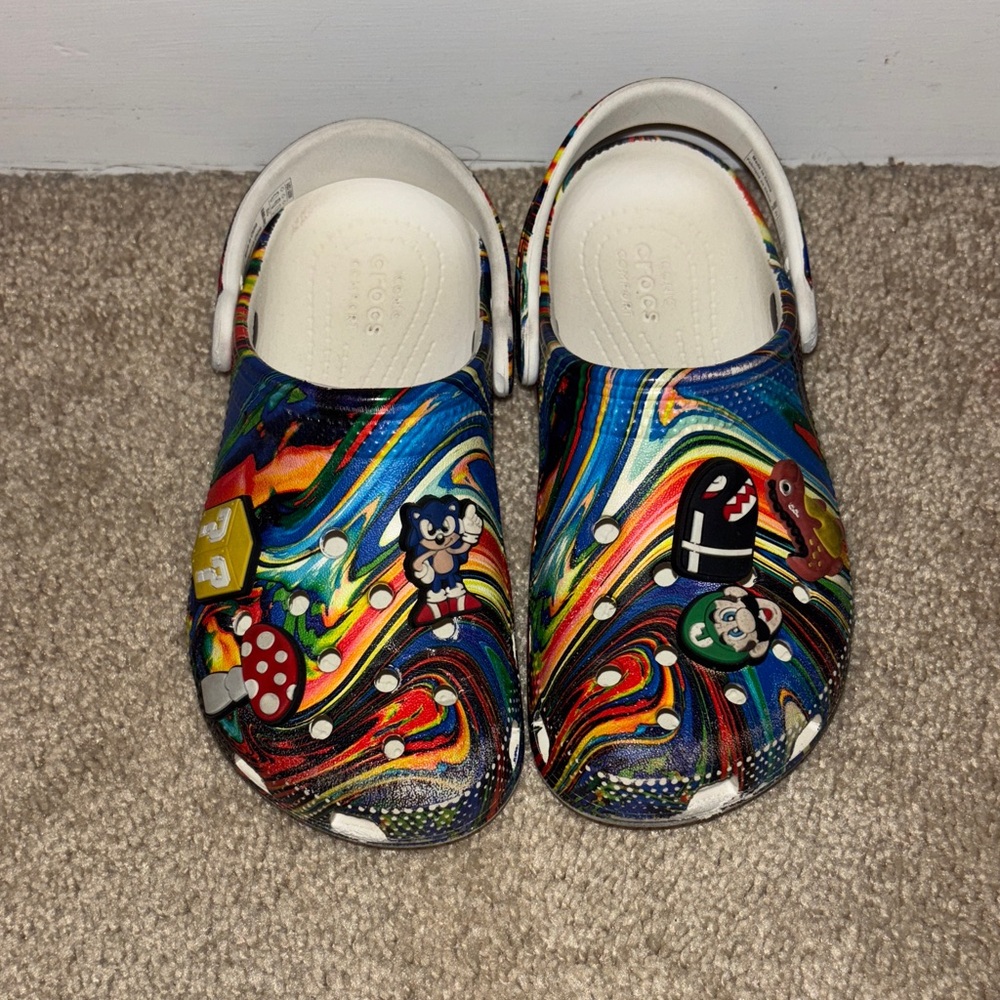 CROCS Multicolor Graphic Clogs - Picture 2 of 7